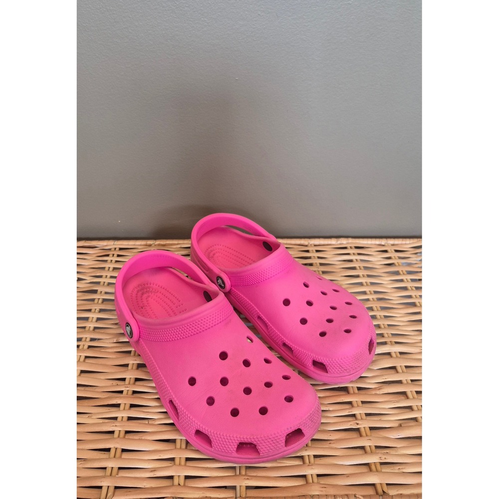Crocs Classic Clogs Electric Pink Women 10 Men 8 Water Friendly Slip On Shoes
